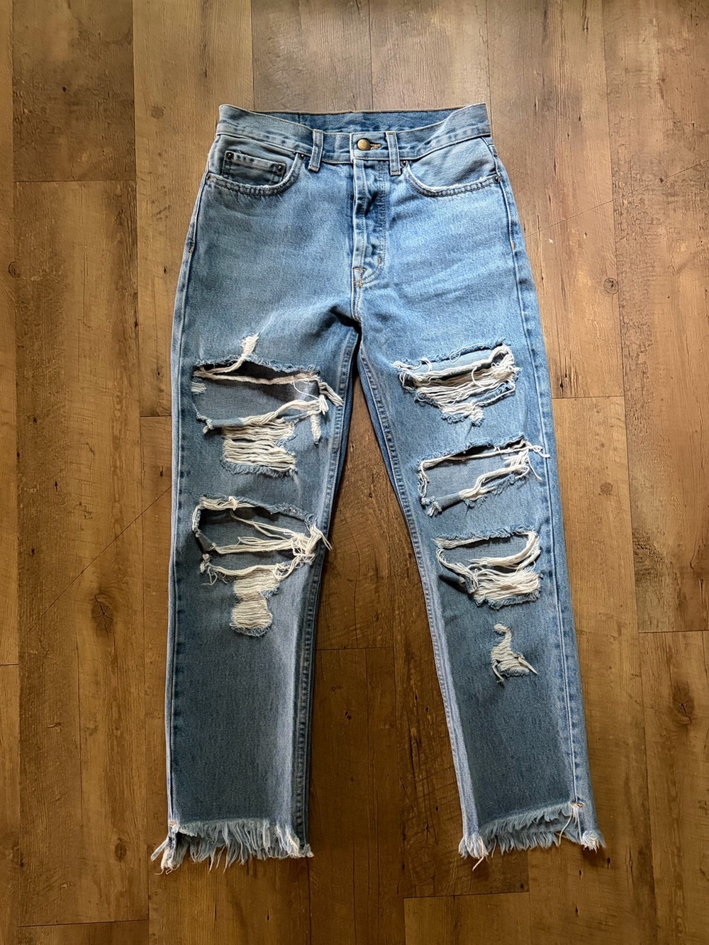 CARMAR Los Angeles Distressed Mom Jeans Size 25 High Rise Light Wash Denim